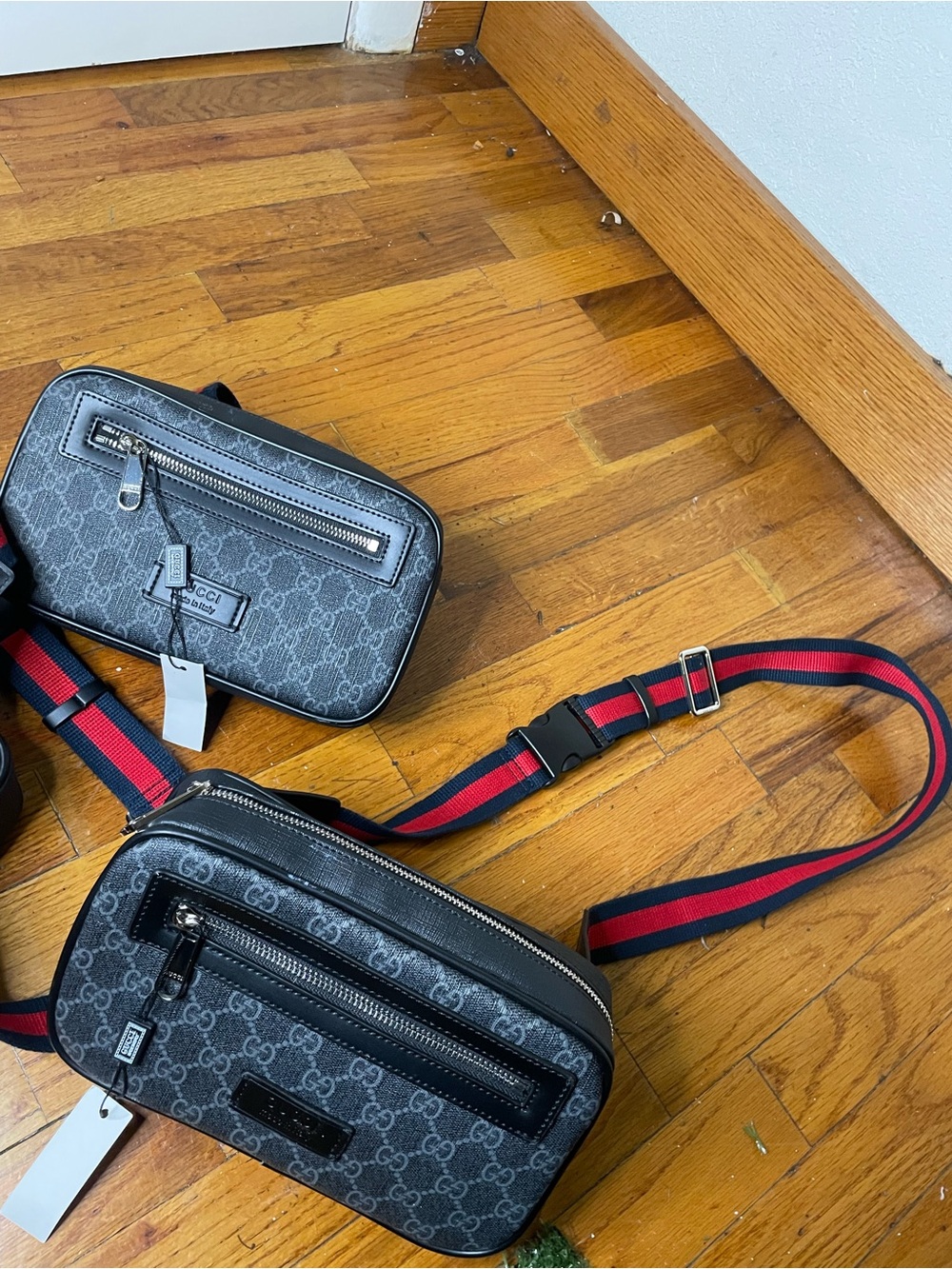 Gucci Men's Black GG Supreme Belt Bag with Red-Blue Web - Picture 4 of 4